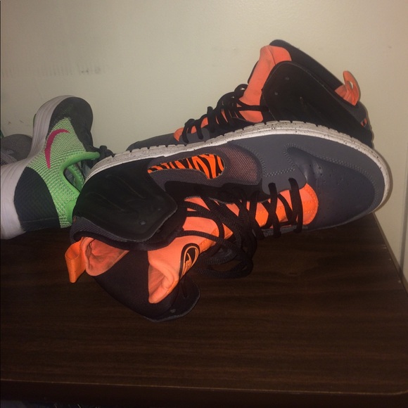 High top Nikes - Picture 4 of 4