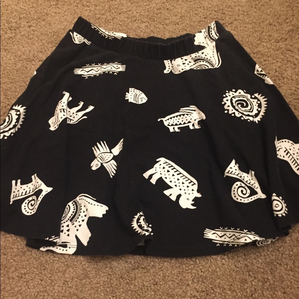 Cool patterned loose skirt