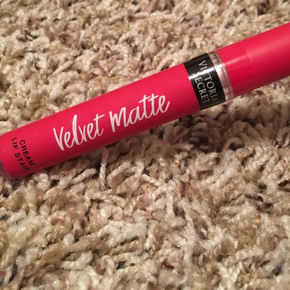 Victoria's Secret Velvet Matte Cream (Impulsive) - Picture 5 of 5