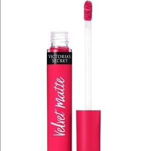 Victoria's Secret Velvet Matte Cream (Impulsive)