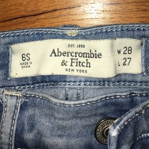 light wash Abercrombie and Fitch jeggings