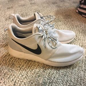 White Nike Roshes