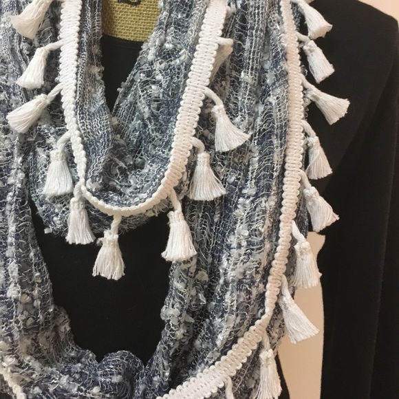 Infinity Scarf, Blue and white - Picture 3 of 3