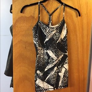 Lululemon workout shirt racetrack