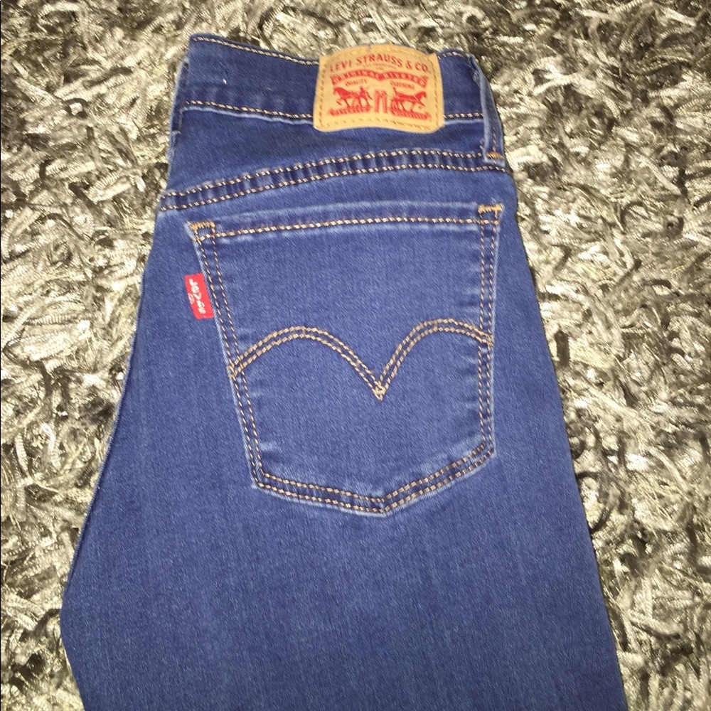 Levi skinny jeans. Style 710 super skinny