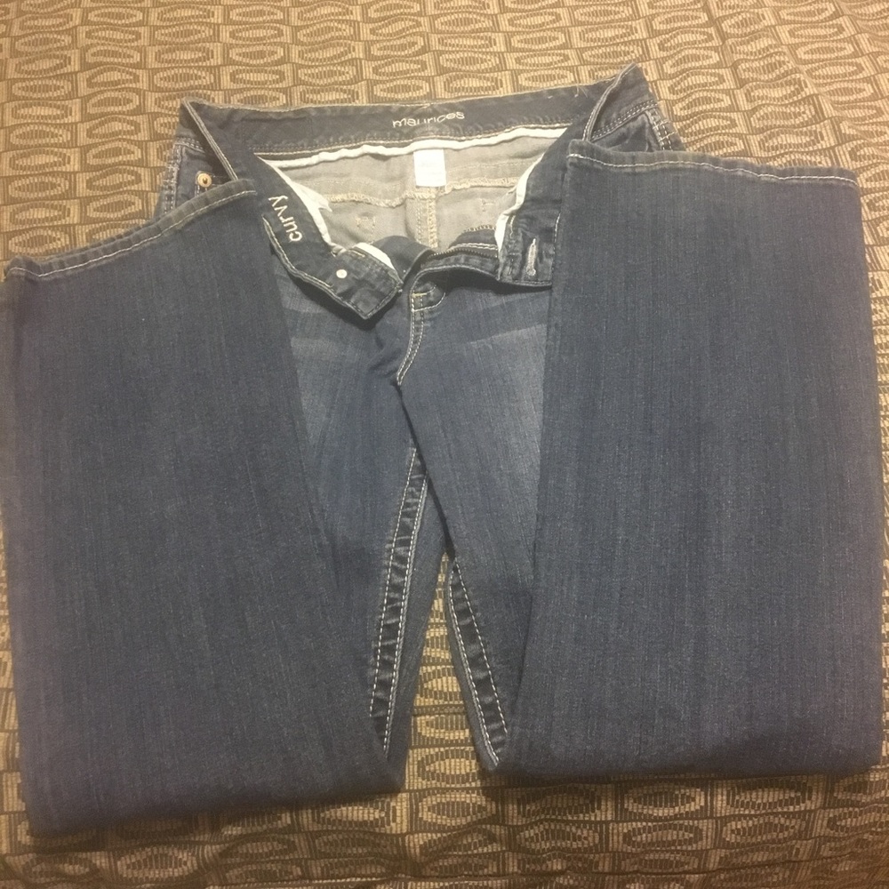 Maurice’s medium wash curvy 👖