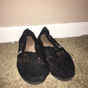 Lacey black Toms
