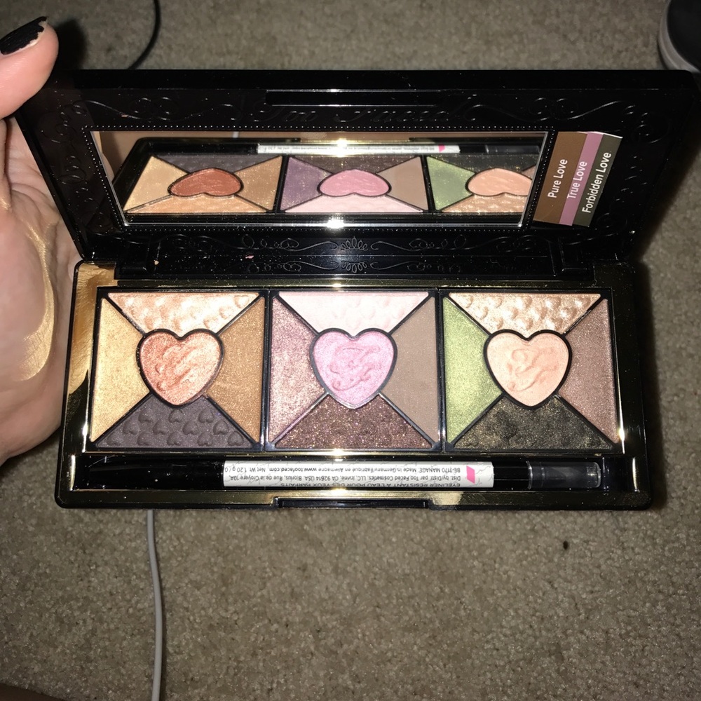 Too faced eyeshadow palette
