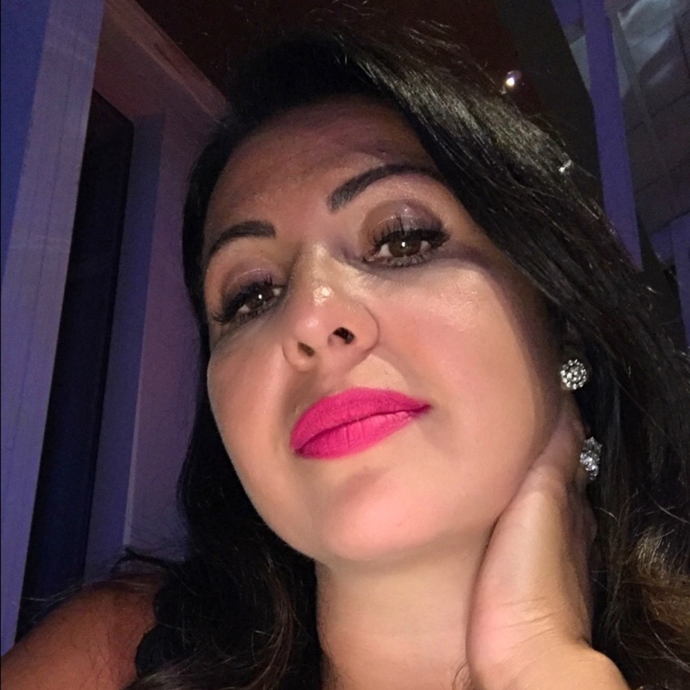 Meet your Posher, Lana