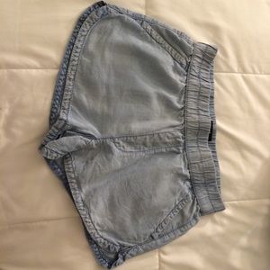 American Eagle Chambray Shorts in light blue denim