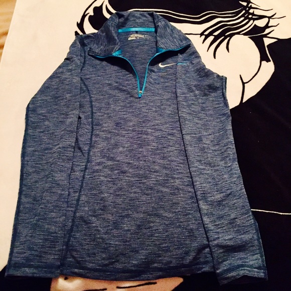 Nike golf tour performance long sleeve shirt. - Picture 2 of 2