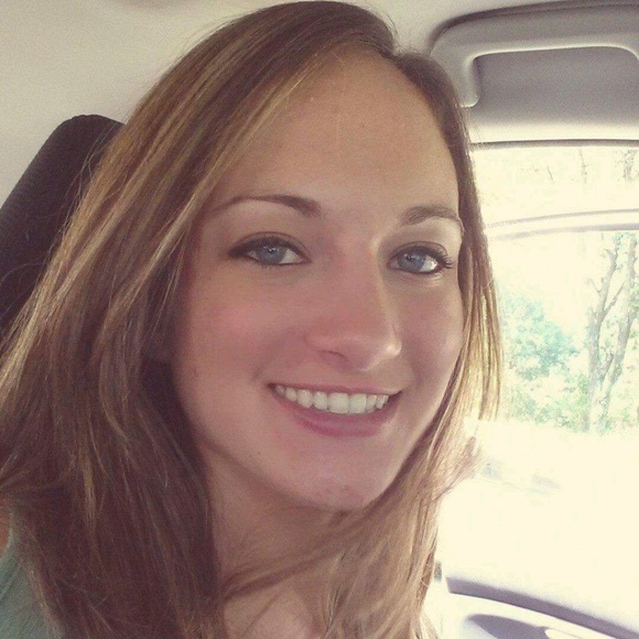 Meet your Posher, Katelyn - Picture 1 of 1