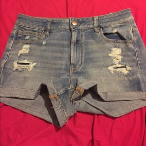 American Eagle Distressed Hi-Rise Shortie