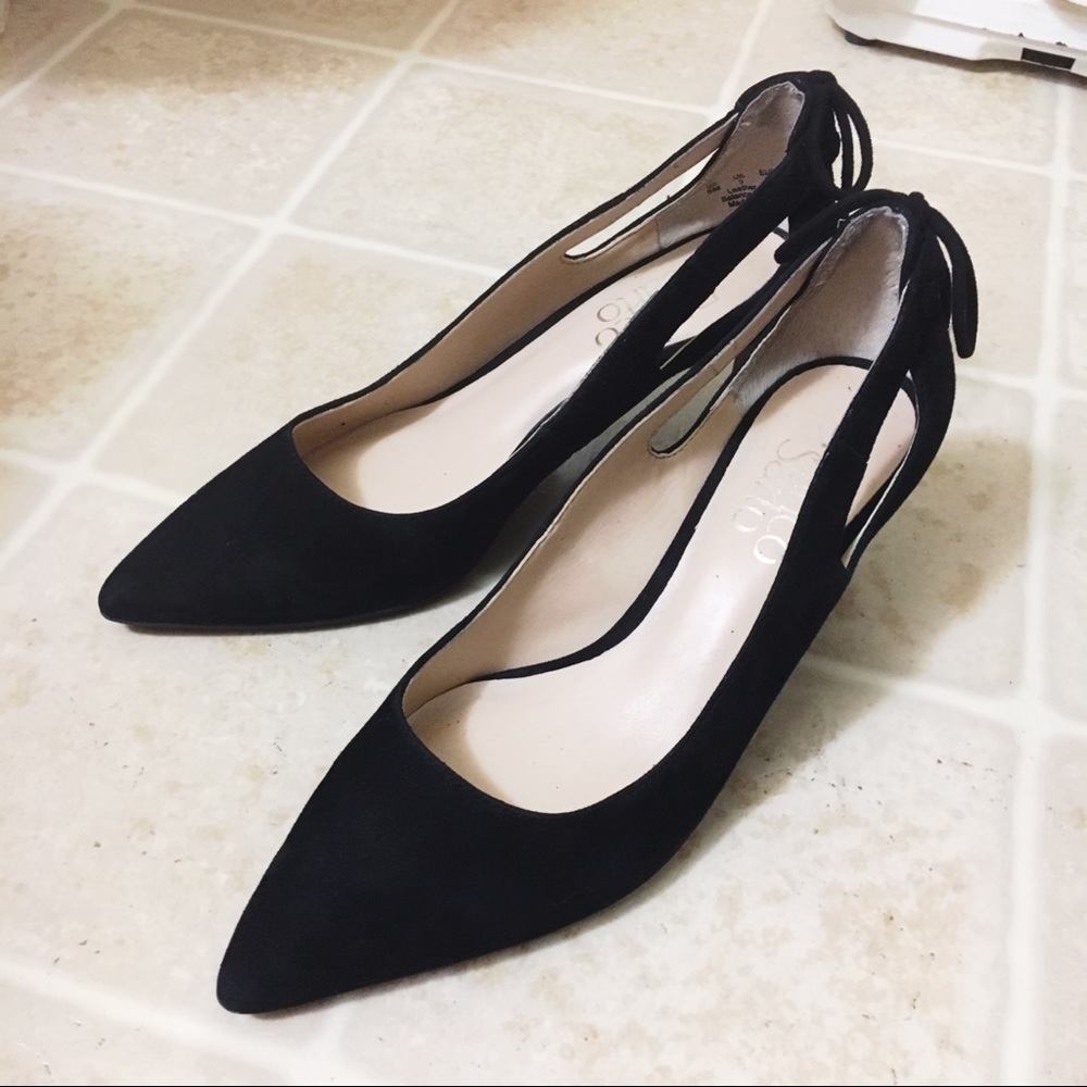 Franco Sarto Classic Black Shoes with ribbons