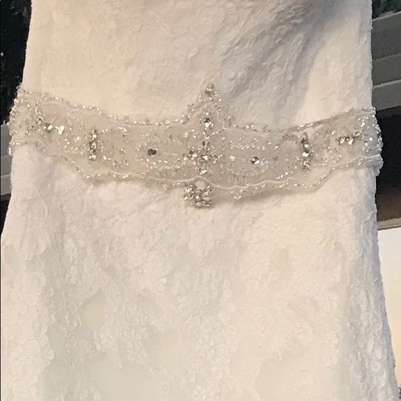 Ivory Lace Wedding Dress - Picture 3 of 8