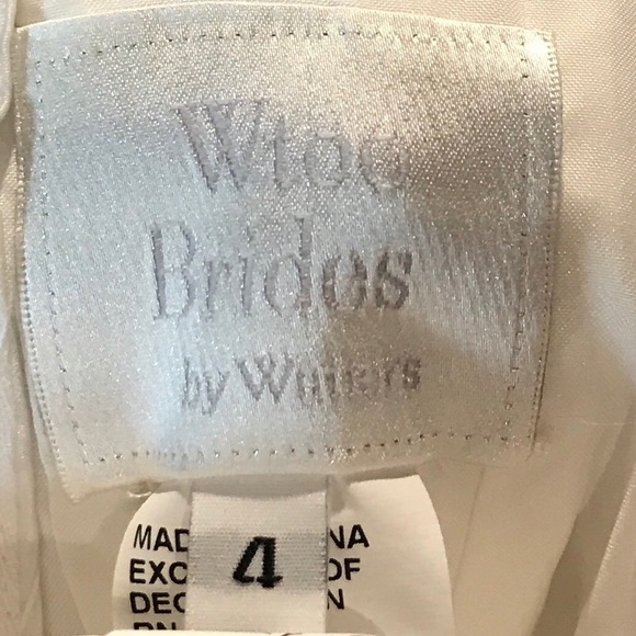 Ivory Lace Wedding Dress - Picture 4 of 8