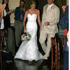 Ivory Lace Wedding Dress