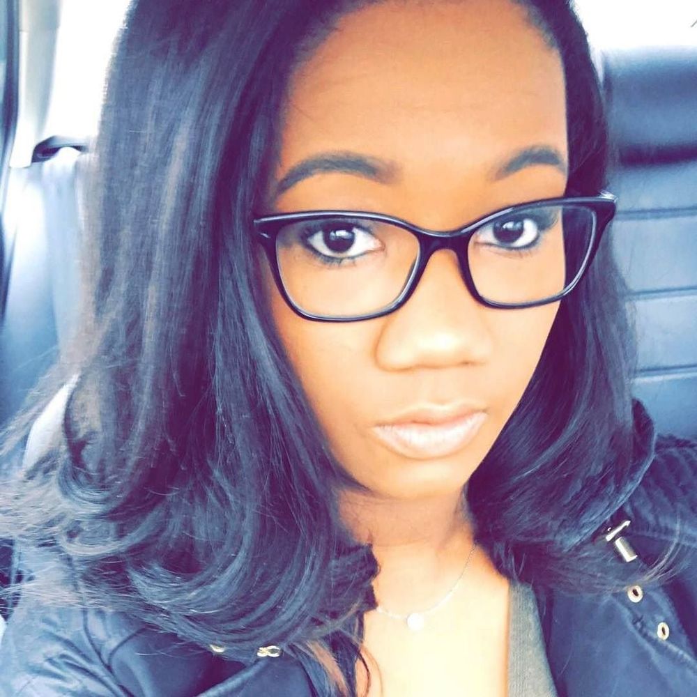 Meet your Posher, Alexis