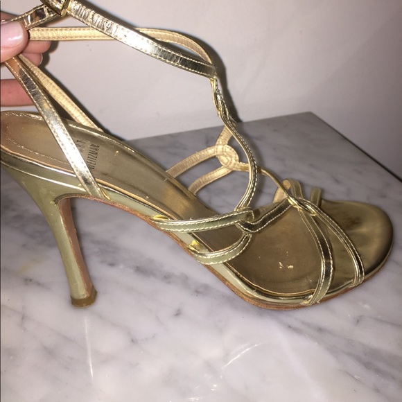 Stuart Weitzman "Submit" strappy heel in gold - Picture 2 of 6