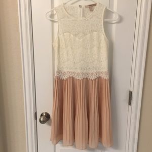 Forever 21 Sweetheart Lace/Chiffon Dress