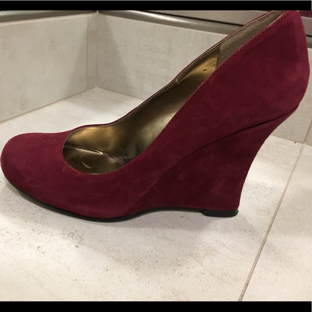 Nine West Red Wedges