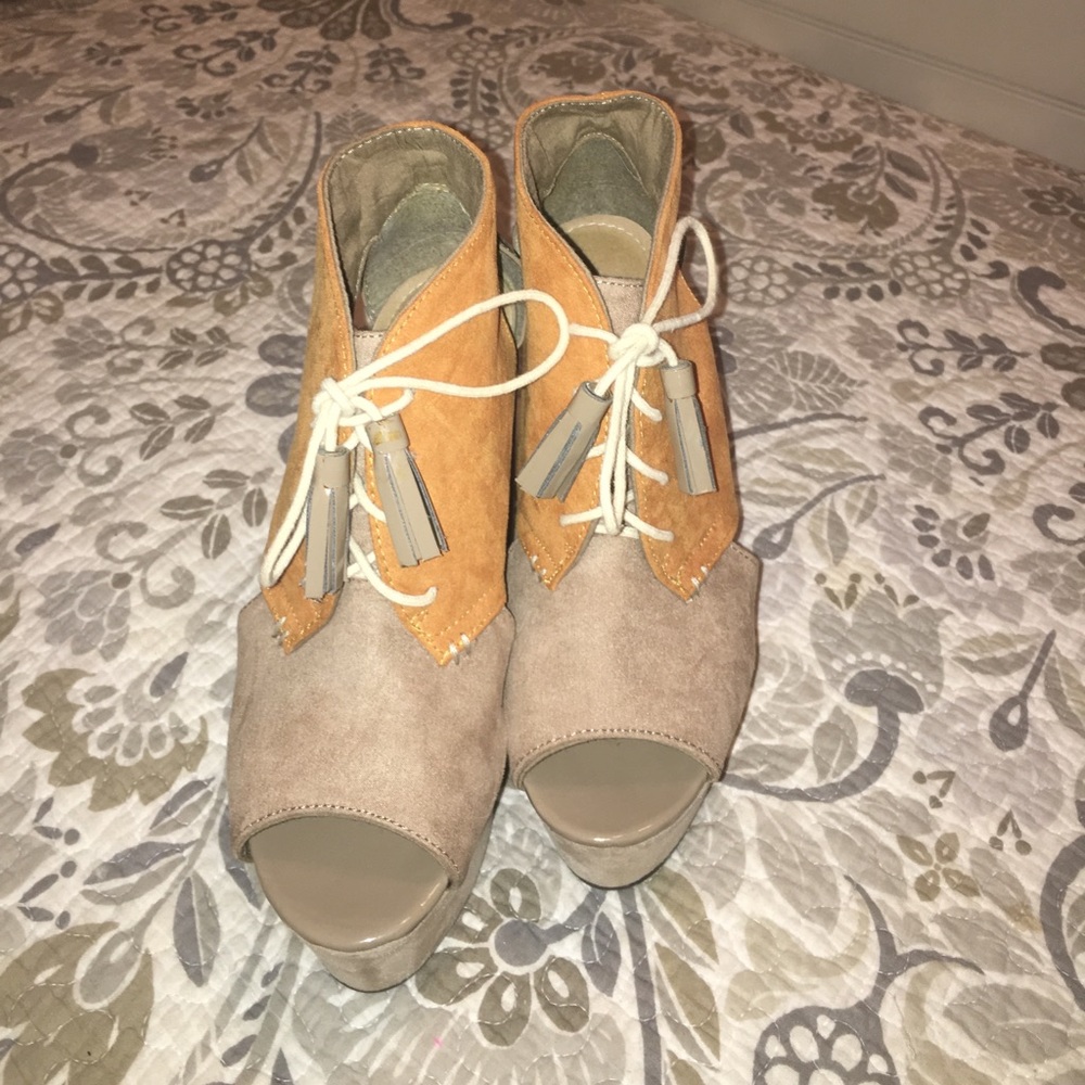 Tan wedges