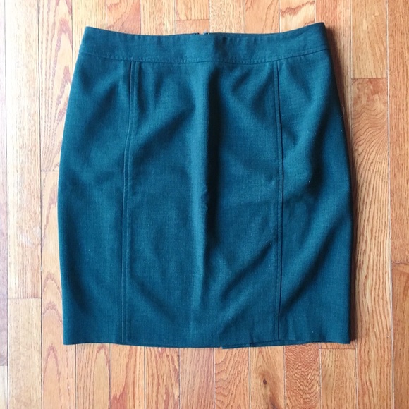 ❗️Final Sale❗️LOFT pencil skirt - Picture 2 of 3