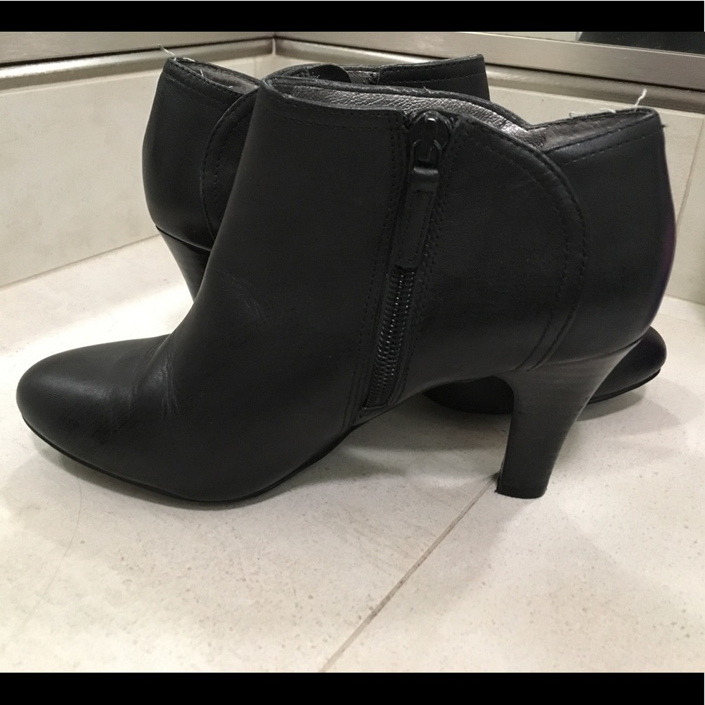 Banana Republic Ankle Bootie