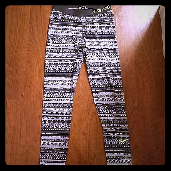 Nike Pants - Nike pro dri-fit running leggings