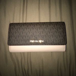 Michael Kors Large Wallet/Wristlet