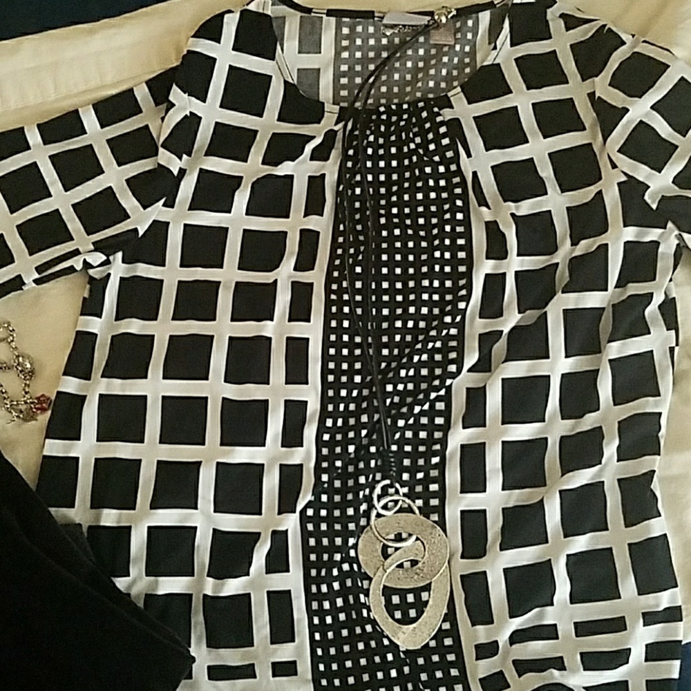 Chicos 3/4 length sleeve black and white woman's 2