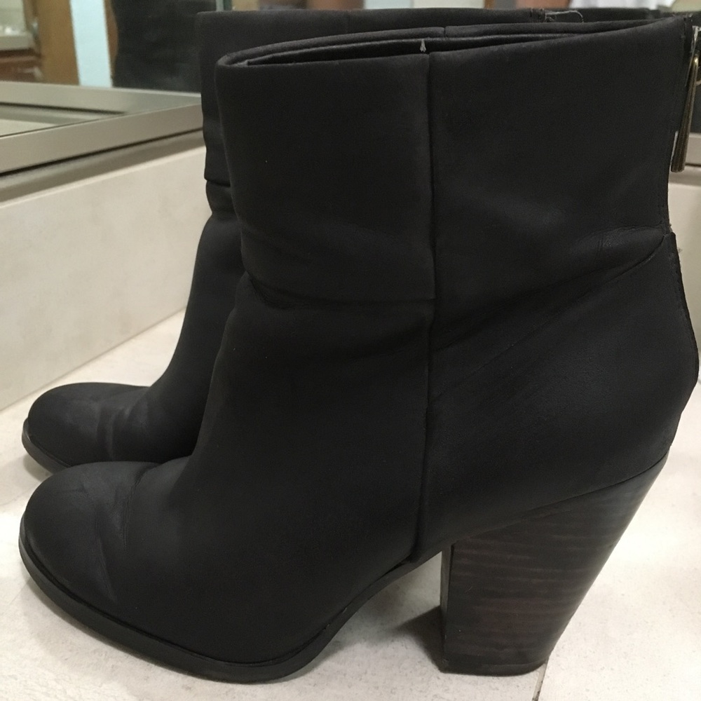LOFT black/brown boots