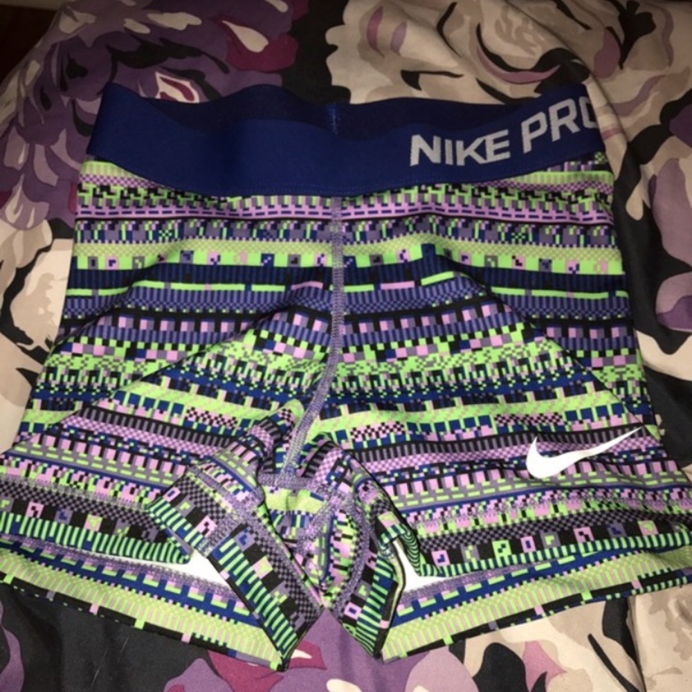 printed nike pros