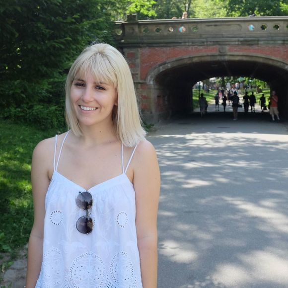 Meet your Posher, Tara - Picture 1 of 1