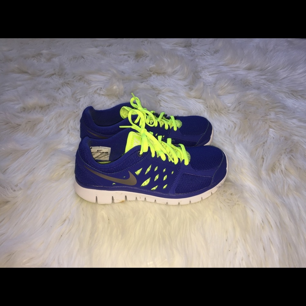 Size 5Y nikes