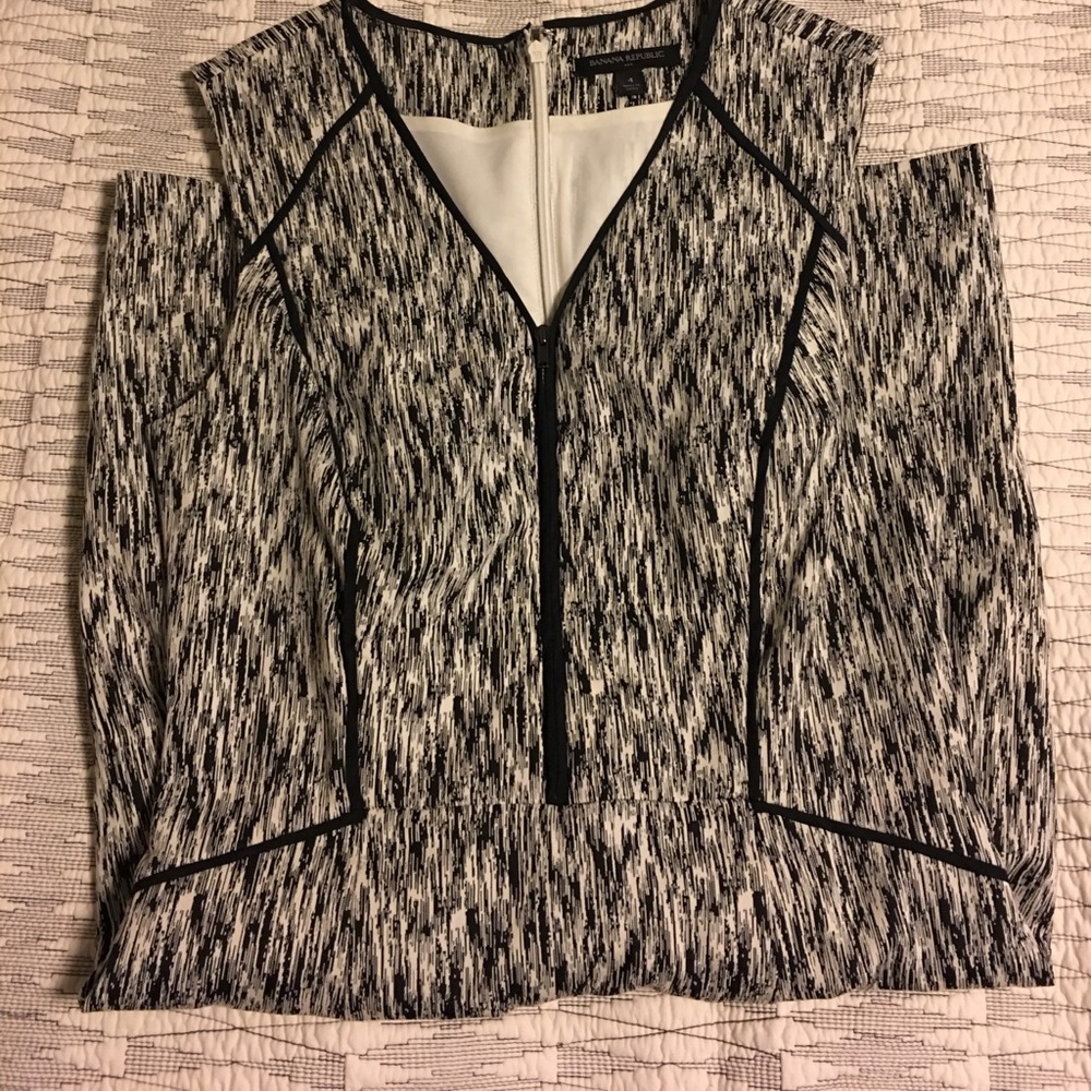 Black and White Banana Republic Dress