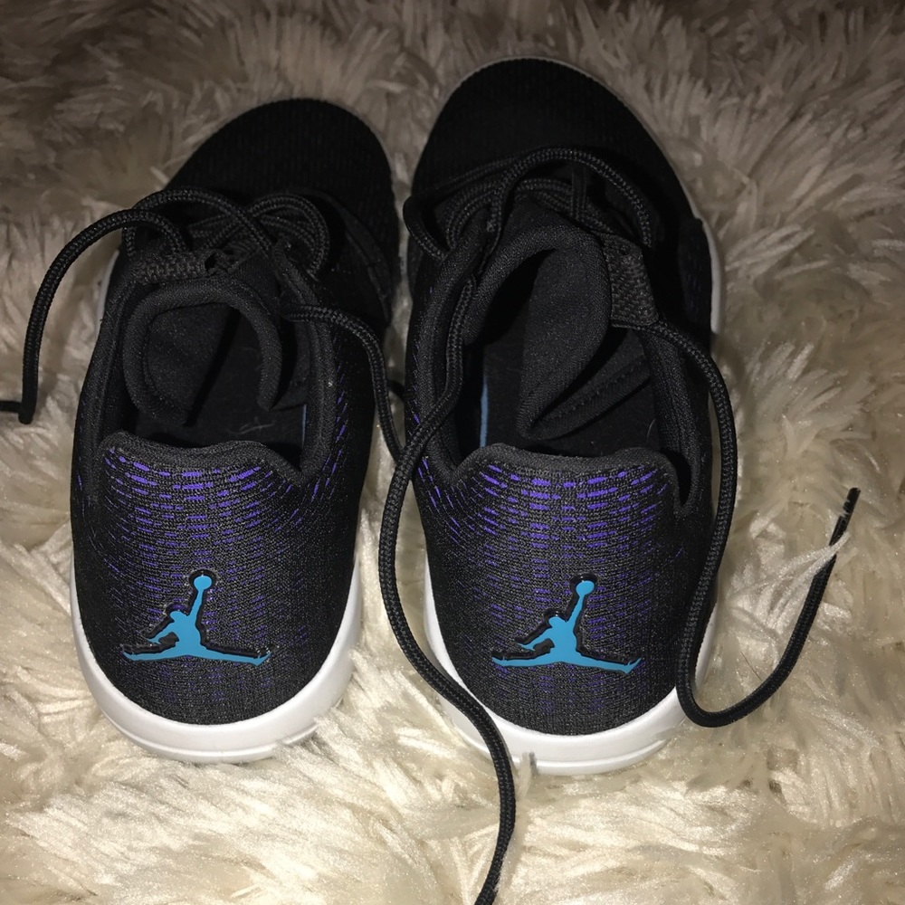 Jordan Tenis Shoes !