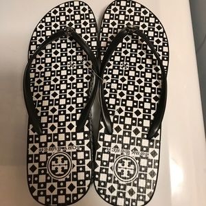 Authentic Tory Burch flip flops NEVER WORN!