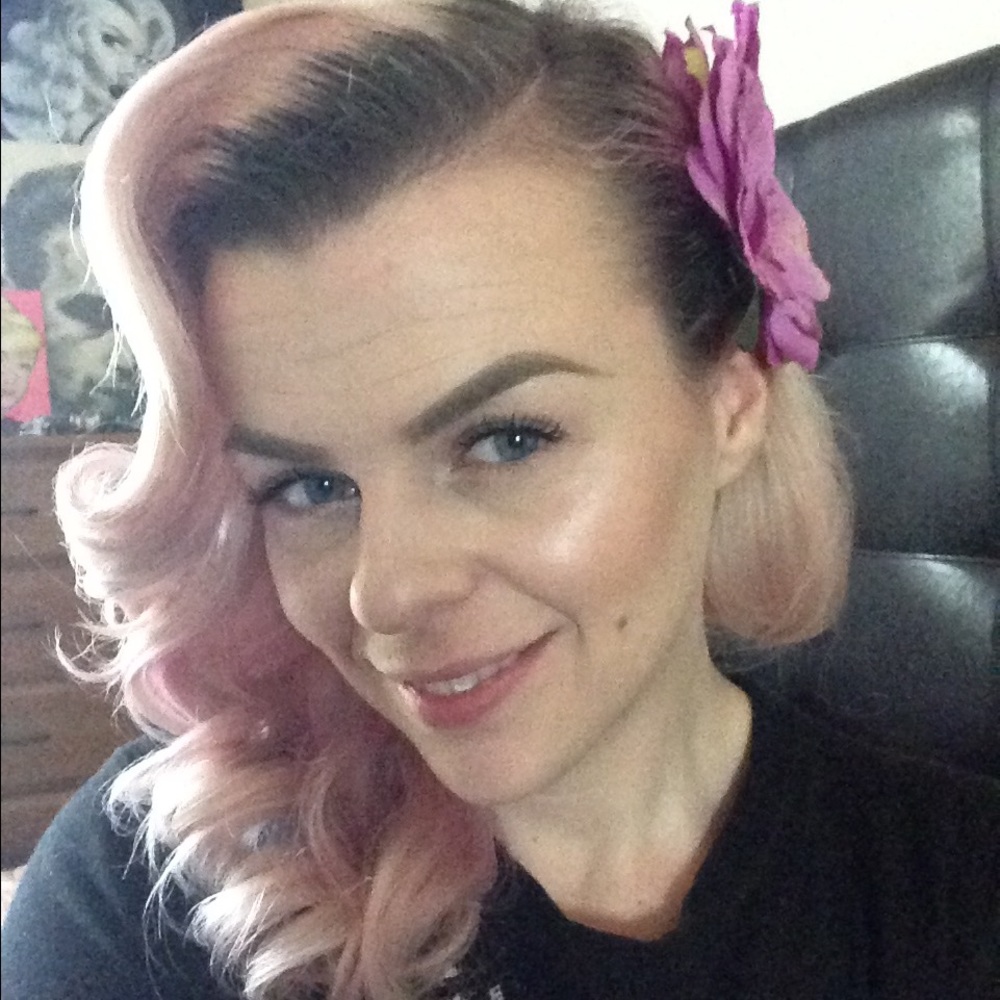 Meet your Posher, Adrieanna