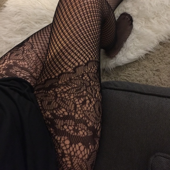 Black Design Fishnet Stockings - Picture 2 of 5