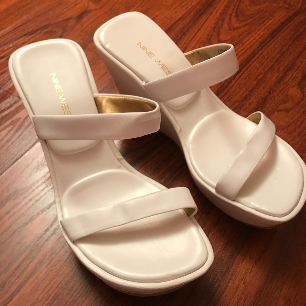 EUC Nine West White Wedges