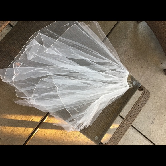 Wedding Veil - Picture 2 of 4