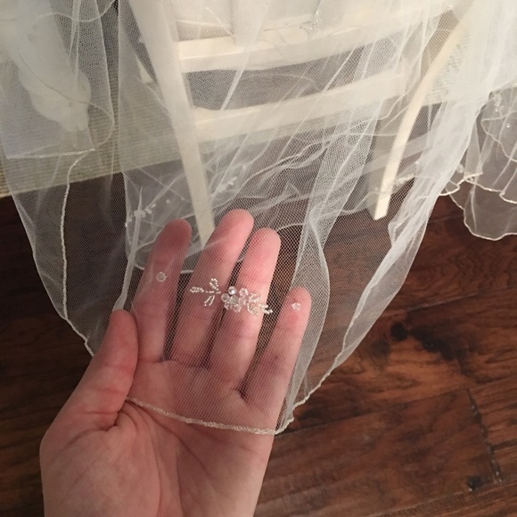 Wedding Veil - Picture 4 of 4