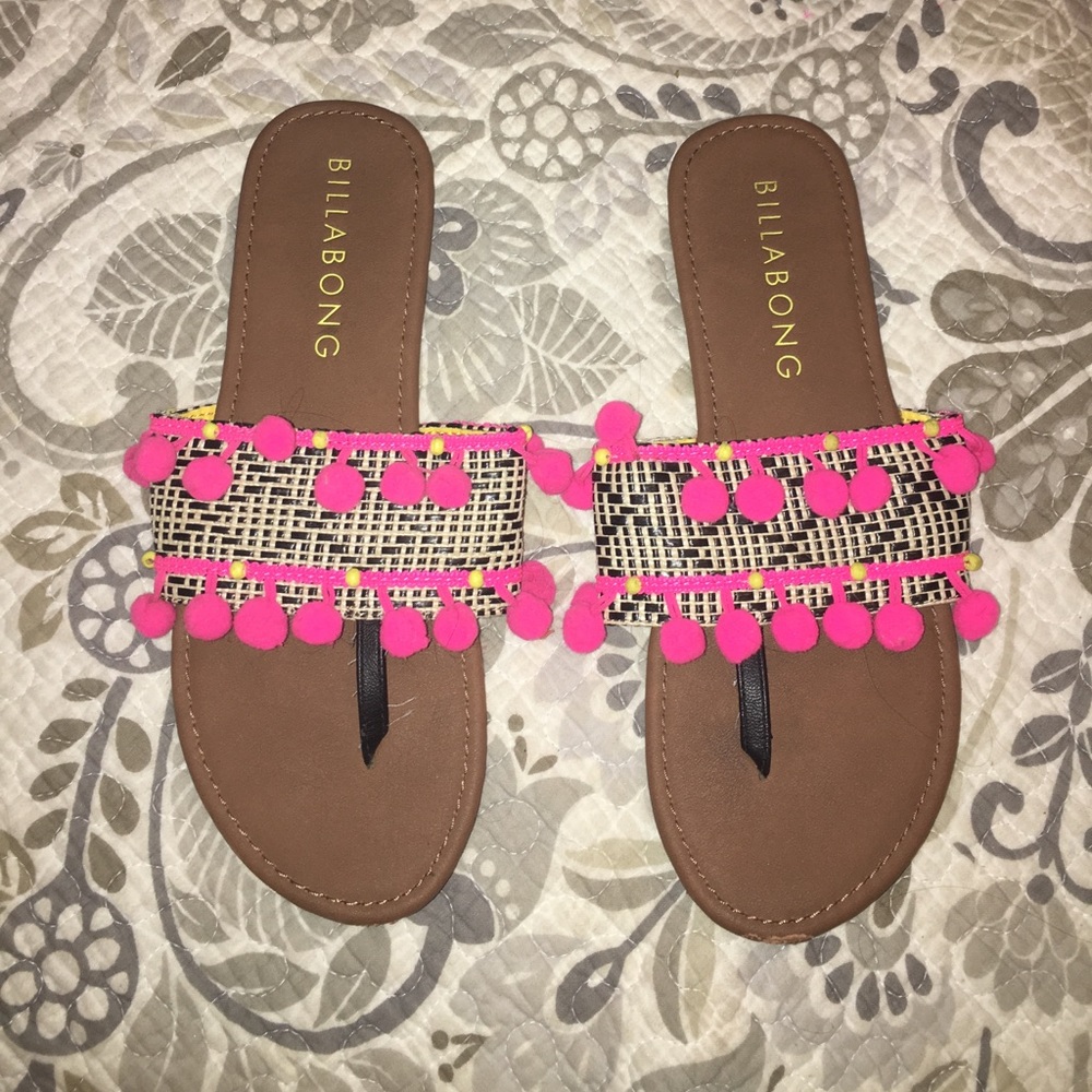 Pompom sandals