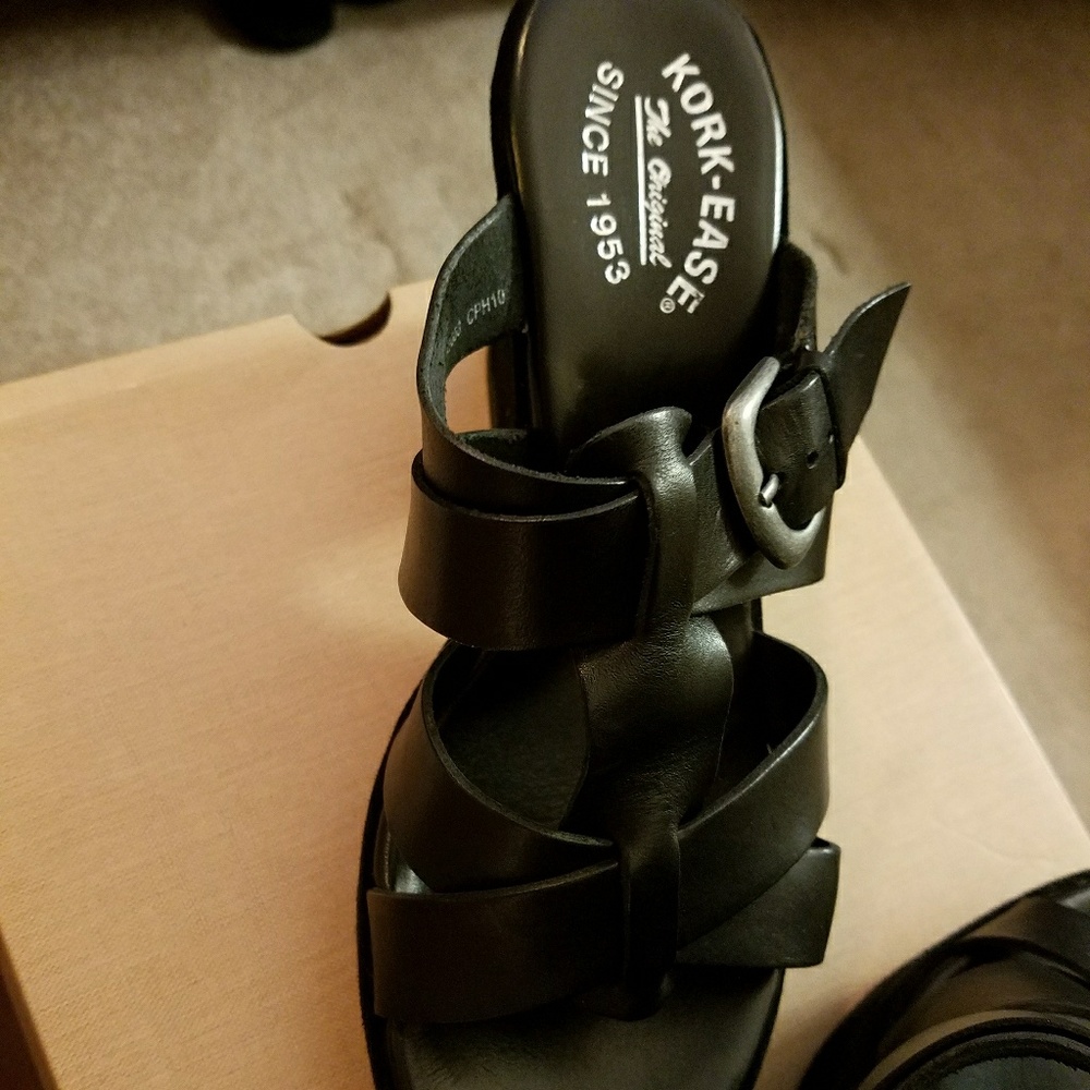 Black Platform Sandals