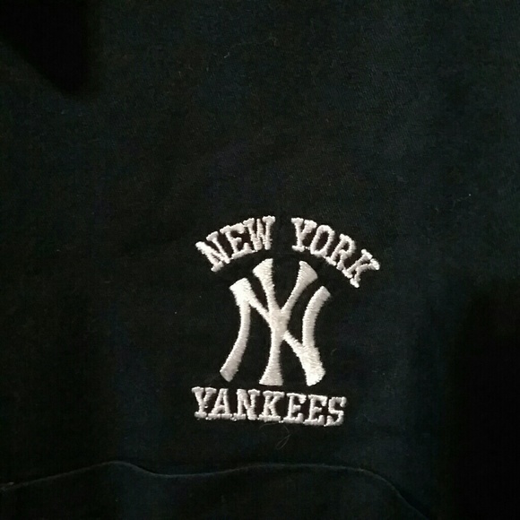 Antigua New York Yankees XL Dress Shirt With logo - Picture 2 of 6