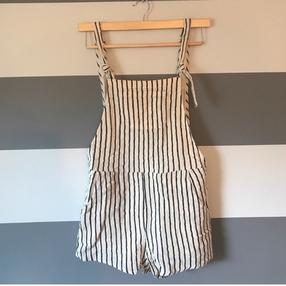 Billabong romper, super cute and fun!