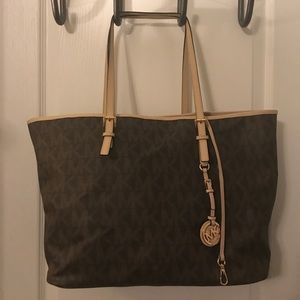 Auth. Michael Kors Medium Jet Set Tote