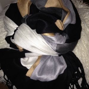 NWT Camel/tan & black check scarf