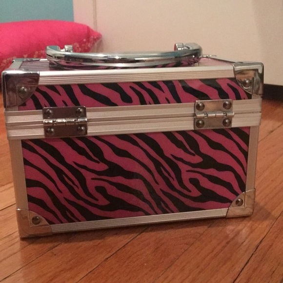 Makeup Box - Picture 3 of 3